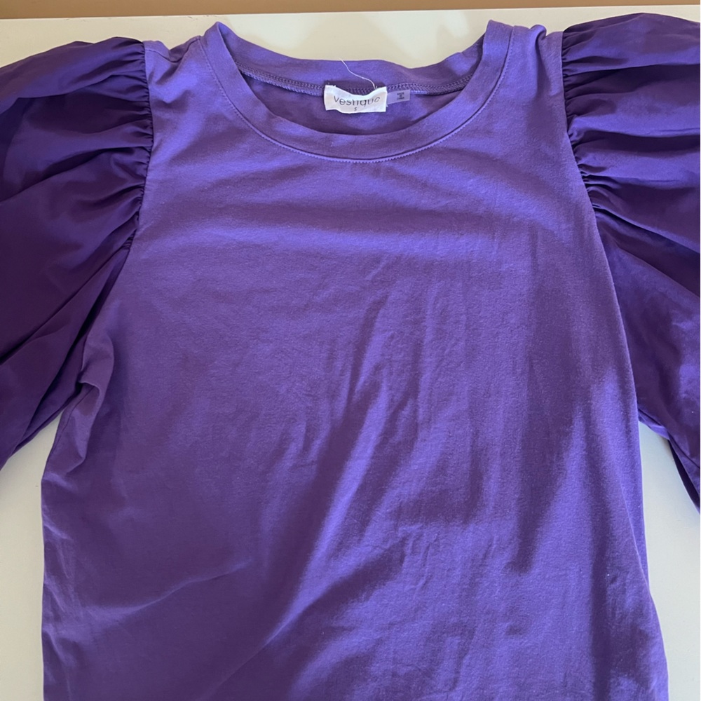Vestique purple puff sleeve top size small